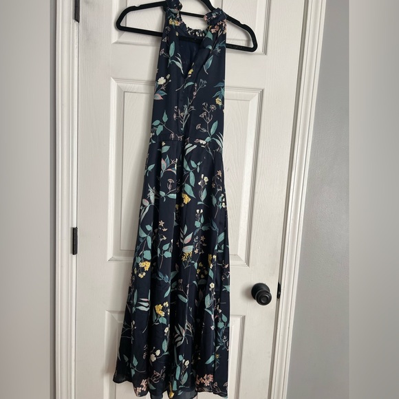 Banana Republic floral satin midi dress - Picture 3 of 3